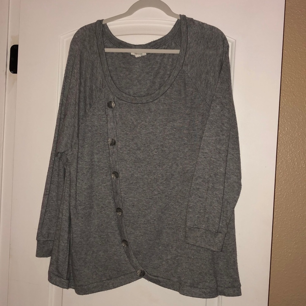 Maurice’s Side Button Top - Picture 3 of 7